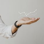 Zielgruppenanalyse Hand mit Graph